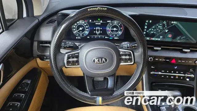 Kia Carnival 2021 — Фото 13/20