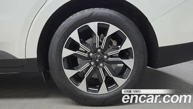 Kia Carnival 2021 — Photo 27/30