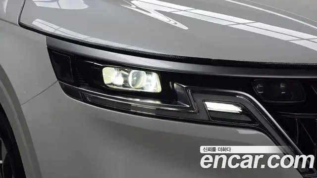 Kia Carnival 2021 — Photo 2/30