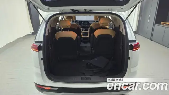 Kia Carnival 2021 — Photo 15/30