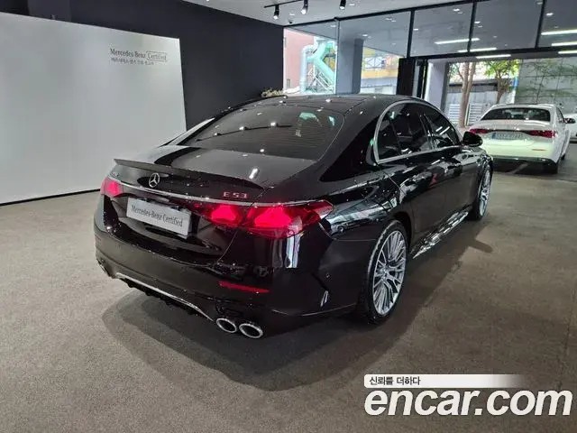 Mercedes-Benz E-Class 2025 — Photo 11/20
