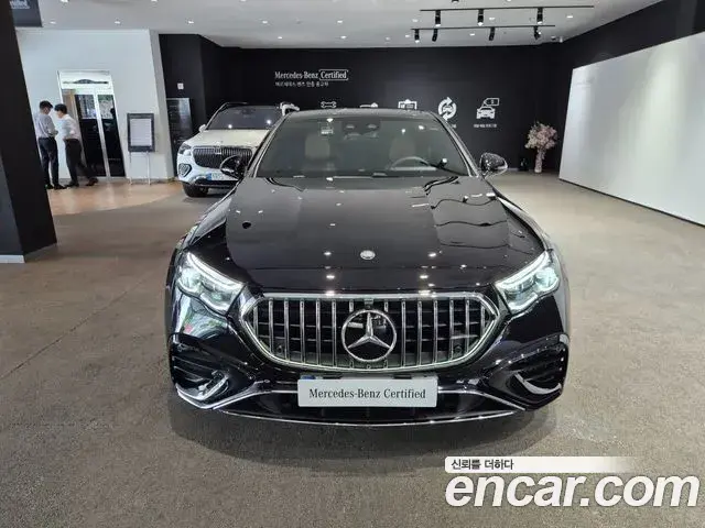 Mercedes-Benz E-Class 2025 — Photo 15/20