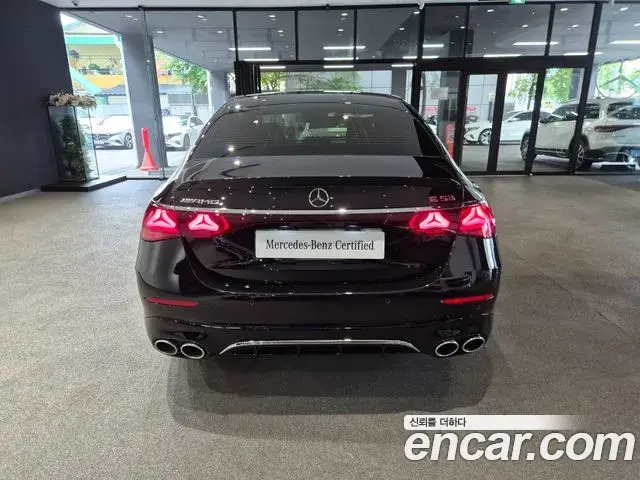 Mercedes-Benz E-Class 2025 — Photo 3/20