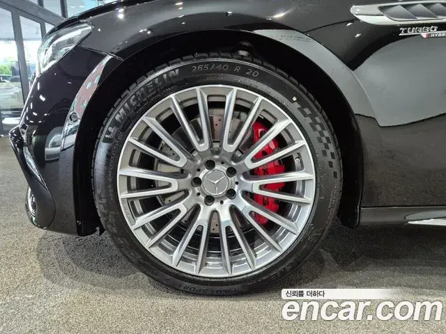 Mercedes-Benz E-Class 2025 — Photo 17/20