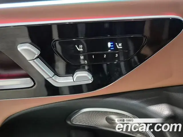 Mercedes-Benz E-Class 2025 — Photo 5/20
