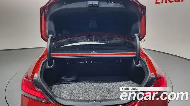 Genesis G70 2019 — Photo 16/37