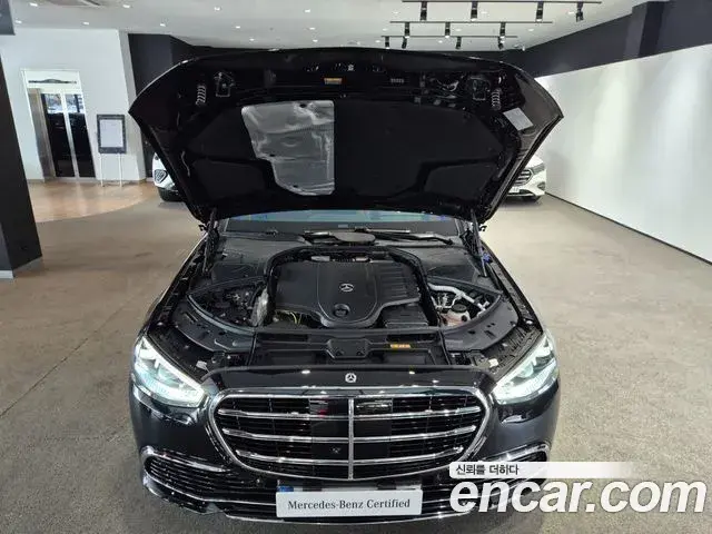 Mercedes-Benz S-Class 2025 — ფოტო 19/20