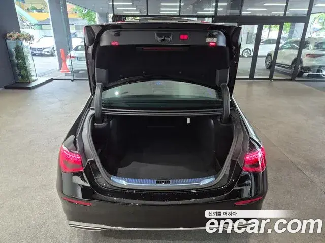 Mercedes-Benz S-Class 2025 — ფოტო 6/20
