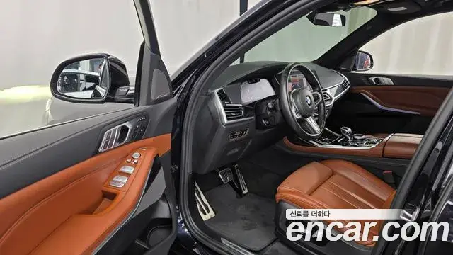 BMW X7 2020 — Şəkil 19/33