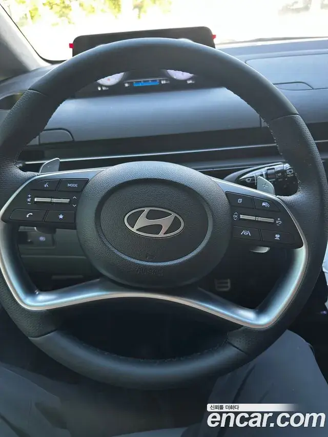 Hyundai Staria 2025 — Фото 4/11