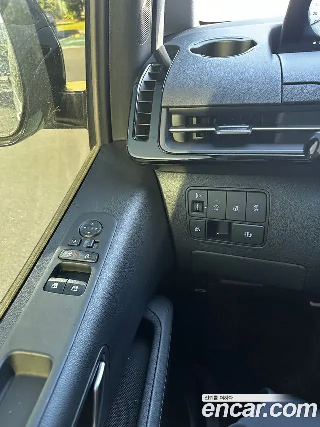 Hyundai Staria 2025 — Фото 9/11