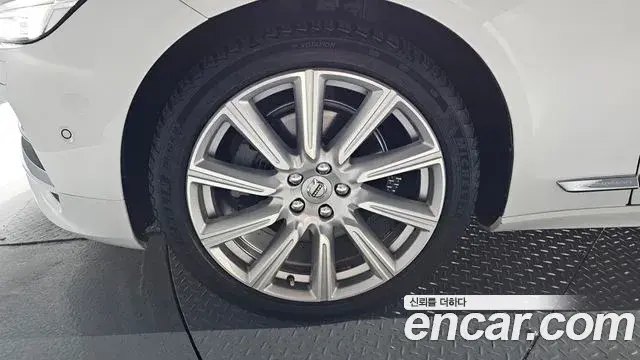 Volvo S90 2018 — Şəkil 8/20