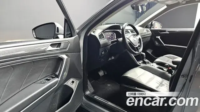 Volkswagen Tiguan Allspace 2020 — Фото 10/20