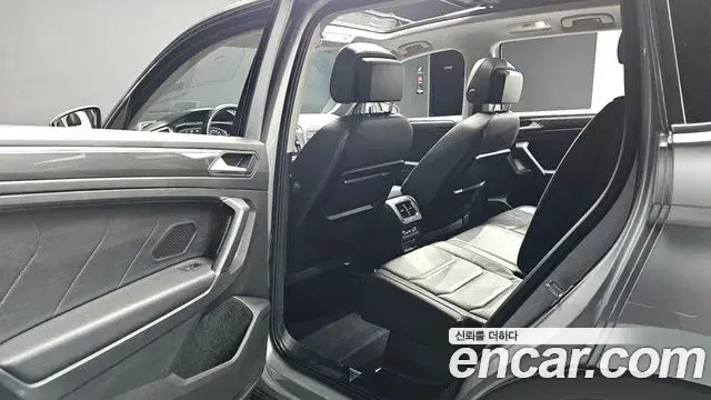Volkswagen Tiguan Allspace 2020 — ფოტო 16/32