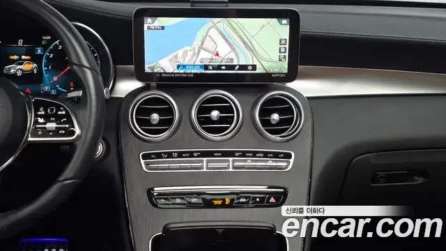 Mercedes-Benz GLC-Class 2023 — Фото 13/20