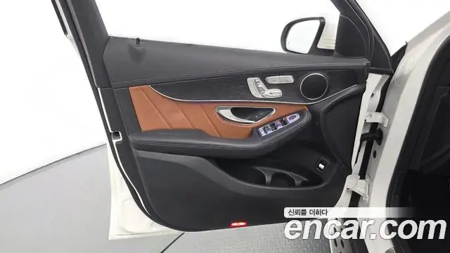 Mercedes-Benz GLC-Class 2023 — ფოტო 23/33