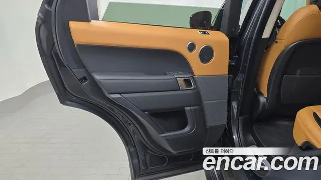Land Rover Range Rover Sport 2021 — ფოტო 21/32