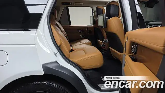 Land Rover Range Rover 2021 — Photo 23/32