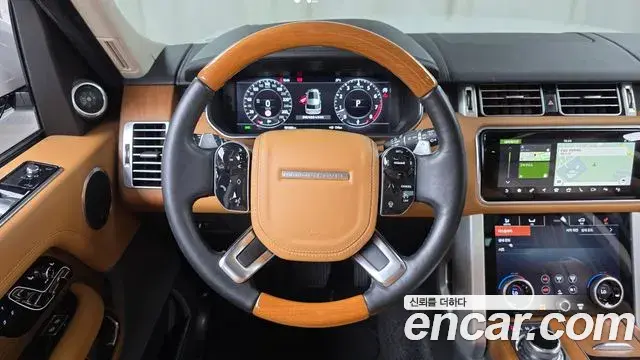 Land Rover Range Rover 2021 — Photo 16/32