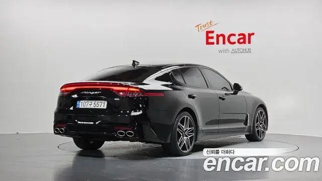 Kia Stinger 2022 — Фото 2/20
