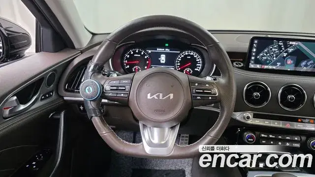 Kia Stinger 2022 — Фото 14/20