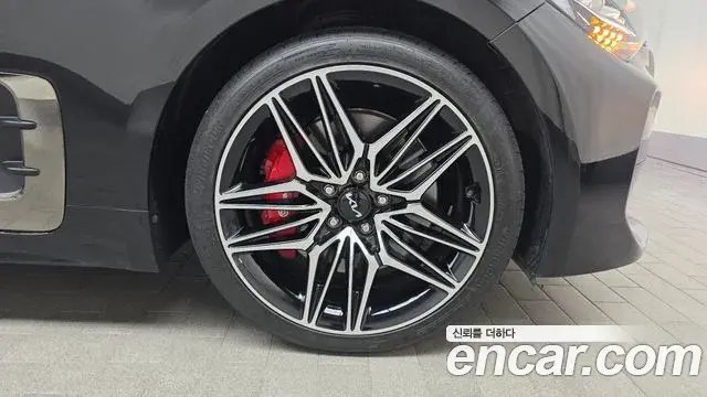 Kia Stinger Meister 2022 — Şəkil 27/32