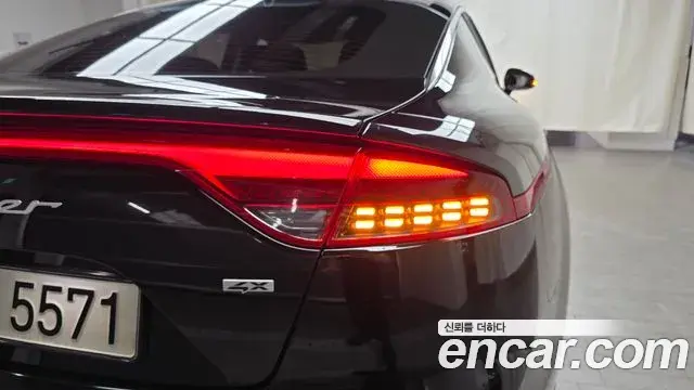 Kia Stinger Meister 2022 — Şəkil 32/32