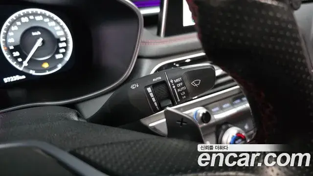 Genesis G70 2019 — Photo 20/36