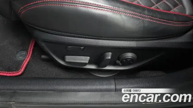 Genesis G70 2019 — Photo 12/36