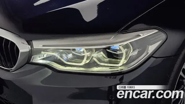 BMW 5 Series 2019 — Photo 6/34