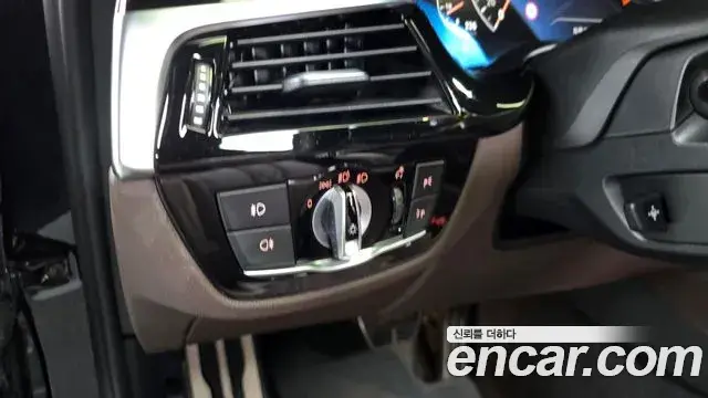 BMW 5 Series 2019 — Photo 34/34