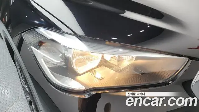BMW X1 2022 — Şəkil 8/32
