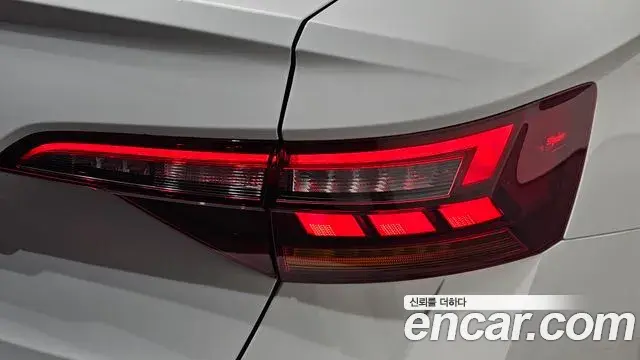 Volkswagen Jetta 2024 — Şəkil 24/33