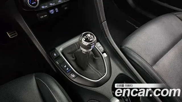 Hyundai Veloster 2020 — Фото 9/20