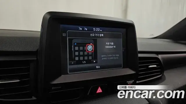 Hyundai Veloster 2020 — Фото 19/20