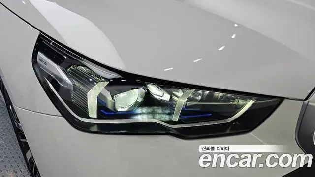 BMW 5 Series 2024 — ფოტო 26/35