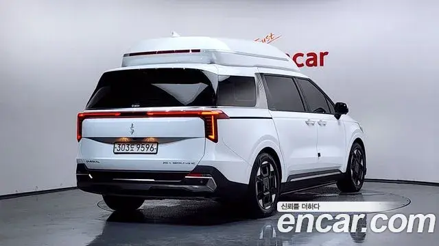 Kia Carnival 2024 — Şəkil 34/38