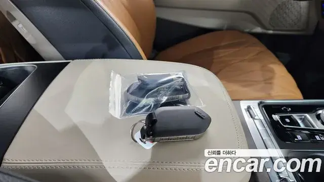 Kia Carnival 2024 — Şəkil 25/38