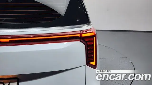 Kia Carnival 2024 — Şəkil 37/38