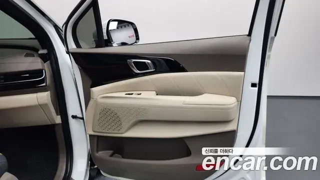 Kia Carnival 2024 — Şəkil 32/38