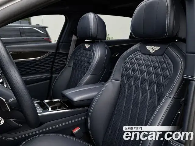 Bentley Flying Spur 2022 — Photo 9/20