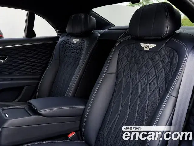 Bentley Flying Spur 2022 — Photo 10/20