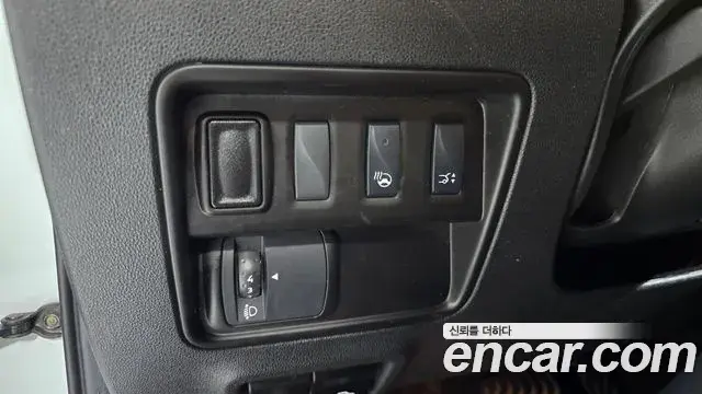 Renault Samsung QM6 2020 — ფოტო 17/33