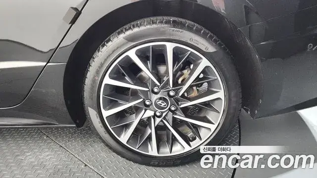 Hyundai Sonata Hybrid 2021 — Şəkil 10/31