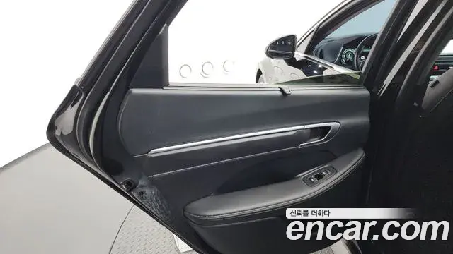 Hyundai Sonata Hybrid 2021 — Şəkil 25/31