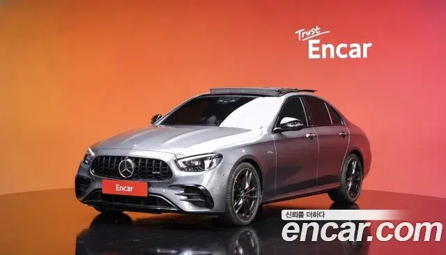 Mercedes-Benz E-Class 2022 — Photo 7/37