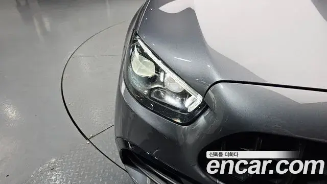 Mercedes-Benz E-Class 2022 — Photo 15/37