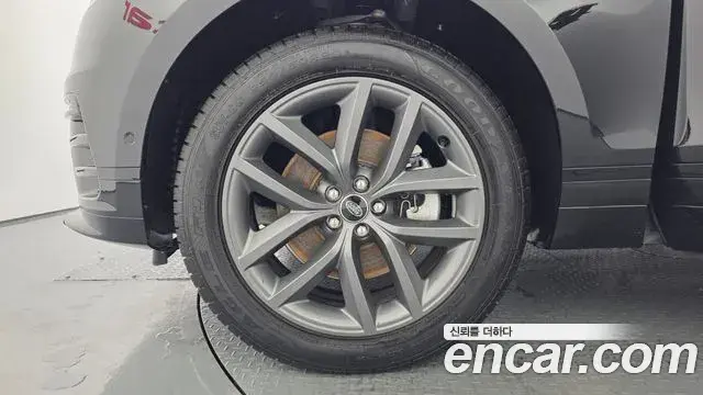 Land Rover Range Rover Velar 2025 — Photo 16/20