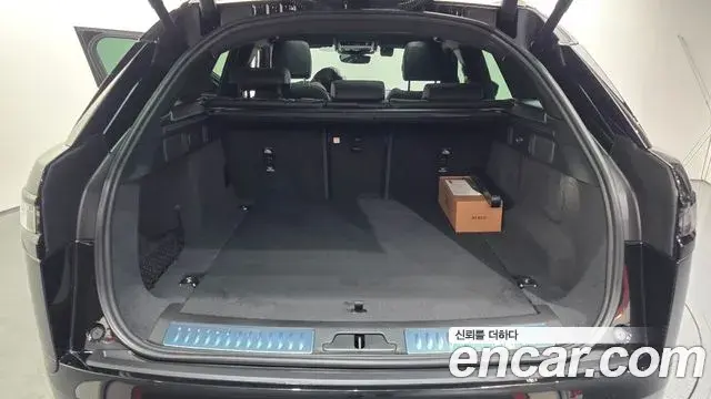 Land Rover Range Rover Velar 2025 — Photo 11/20
