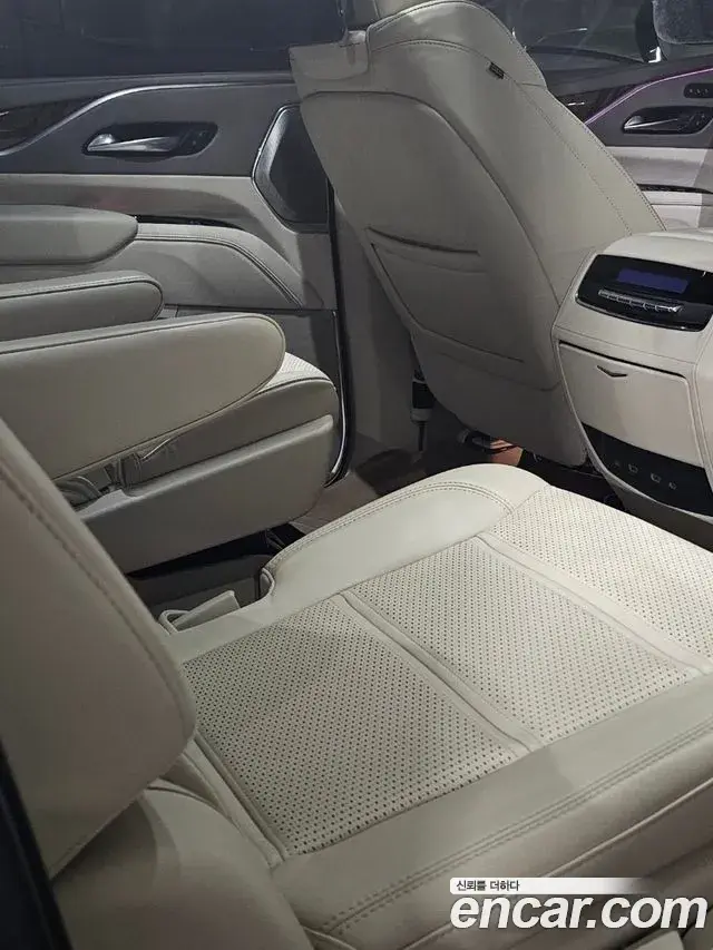 Cadillac Escalade 2022 — Şəkil 3/10